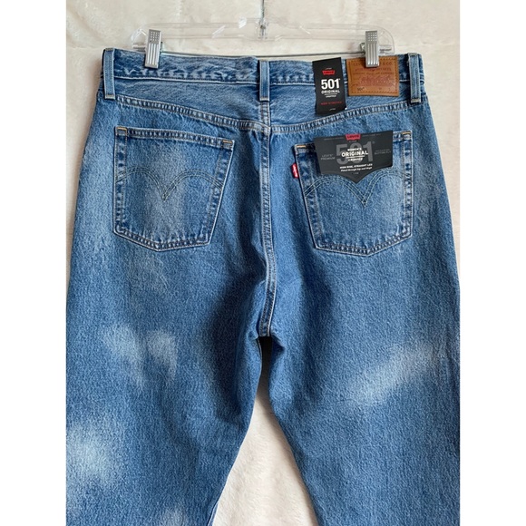 Levi’s 501 Cropped Jeans - Picture 7 of 16
